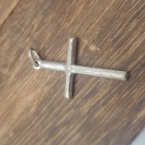 Cross pendant - Picture 1 of 2